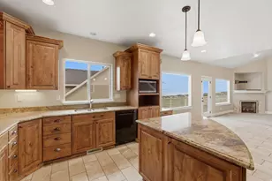 2894 S Fox Pointe Dr W, Saratoga Springs, UT 84045 - Photo 17