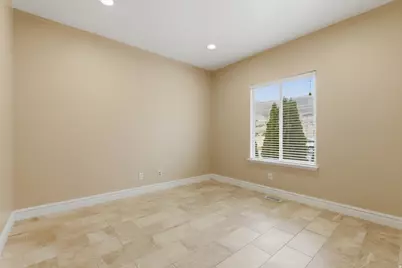 2894 S Fox Pointe Dr W, Saratoga Springs, UT 84045 - Photo 9