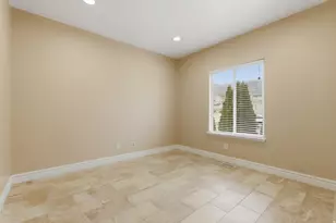 2894 S Fox Pointe Dr W, Saratoga Springs, UT 84045 - Photo 11