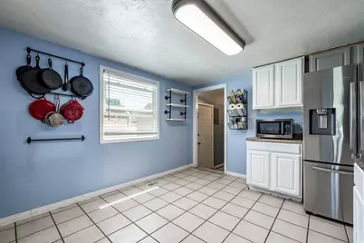 307 S Park St W, Layton, UT 84041 - Photo 5
