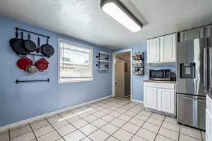 307 S Park St W, Layton, UT 84041 - Photo 5