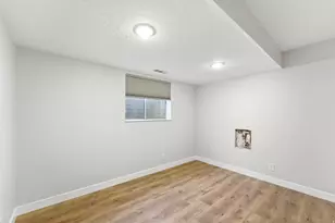 11058 S Sandy Creek Dr Dr E, Sandy, UT 84094 - Photo 27