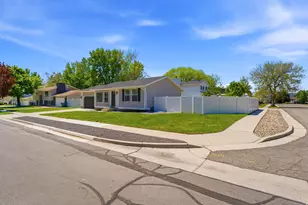 11058 S Sandy Creek Dr Dr E, Sandy, UT 84094 - Photo 5