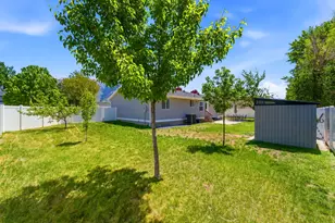 11058 S Sandy Creek Dr Dr E, Sandy, UT 84094 - Photo 33