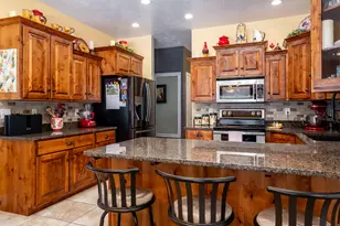 652 S Clearwater Falls Dr, Layton, UT 84041 - Photo 5