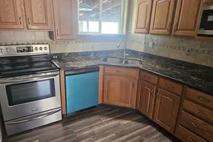 651 Sherwood Dr, Layton, UT 84041 - Photo 3