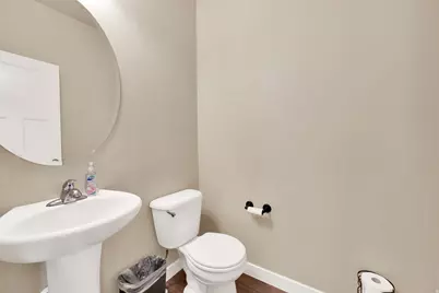 2531 N 1000 E, Layton, UT 84040 - Photo 17