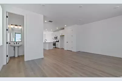 6351 W W Pyramid Peak Ln #120, Herriman, UT 84096 - Photo 7
