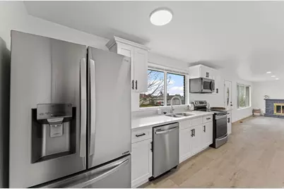 372 N Overland E, Tooele, UT 84074 - Photo 5