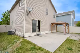 2128 E Eagle Crest Way, Eagle Mountain, UT 84005 - Photo 27