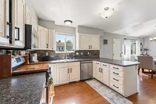 964 N 575 W, Clinton, UT 84015 - Photo 17