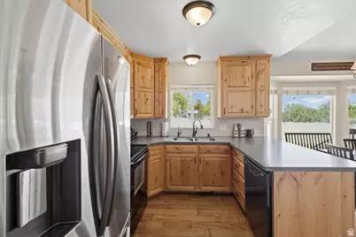 3462 W Melody Creek Cir, Riverton, UT 84065 - Photo 17