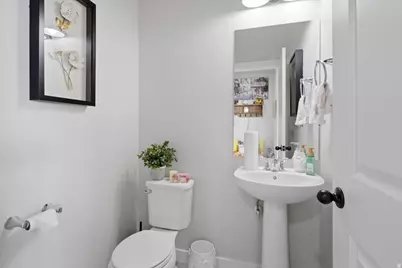 2978 S Puddle Ln E, Saratoga Springs, UT 84045 - Photo 13