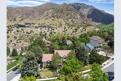 4049 E Prospector Dr S, Cottonwood Heights, UT 84121 - Photo 5
