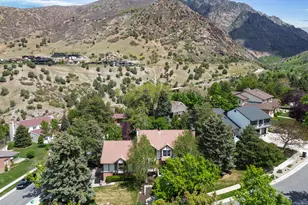 4049 E Prospector Dr S, Cottonwood Heights, UT 84121 - Photo 5