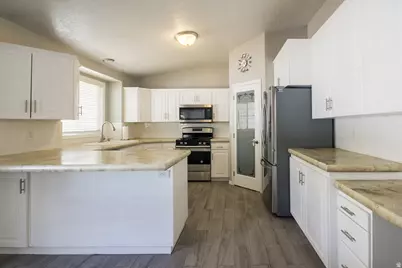 375 S 3290 W, Vernal, UT 84078 - Photo 7