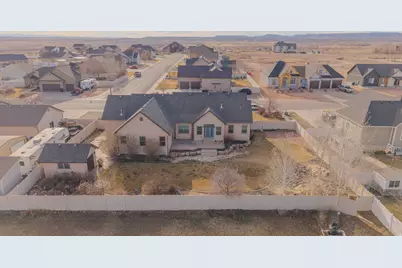 85 S Constitution Dr, Roosevelt, UT 84066 - Photo 5