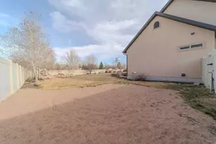 85 S Constitution Dr, Roosevelt, UT 84066 - Photo 13