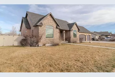 85 S Constitution Dr, Roosevelt, UT 84066 - Photo 9
