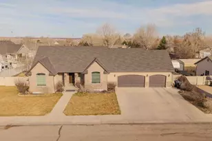 85 S Constitution Dr, Roosevelt, UT 84066 - Photo 3