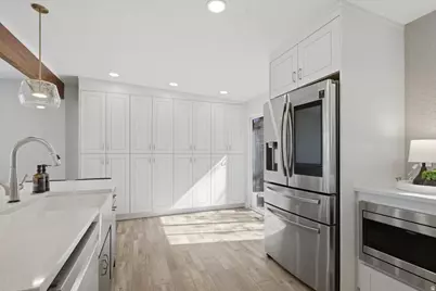 6557 S 2600 E, Cottonwood Heights, UT 84121 - Photo 11