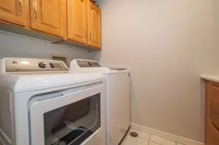 10193 S Majestic Canyon Rd, Sandy, UT 84092 - Photo 35