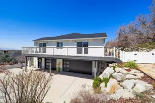 10193 S Majestic Canyon Rd, Sandy, UT 84092 - Photo 7