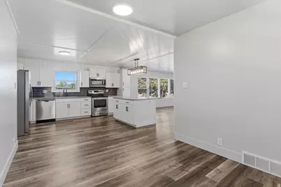 5564 S 2425 W, Roy, UT 84067 - Photo 15