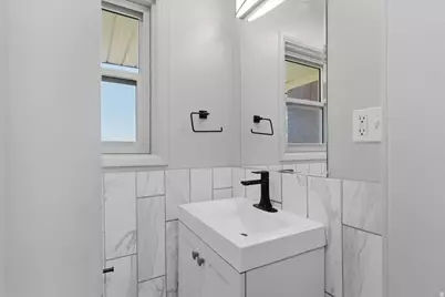 5564 S 2425 W, Roy, UT 84067 - Photo 23