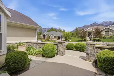 8228 S Set Point Cir E, Sandy, UT 84093 - Photo 5