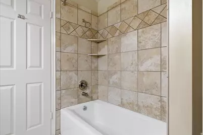8228 S Set Point Cir E, Sandy, UT 84093 - Photo 27