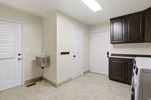 8228 S Set Point Cir E, Sandy, UT 84093 - Photo 41