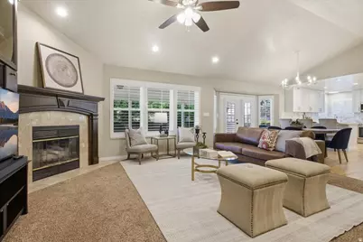 8228 S Set Point Cir E, Sandy, UT 84093 - Photo 11