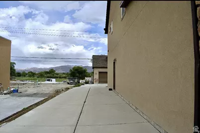 469 E Vine St S, Murray, UT 84107 - Photo 43