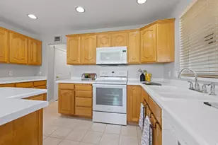 3778 W Mapleleaf Way, West Jordan, UT 84088 - Photo 9