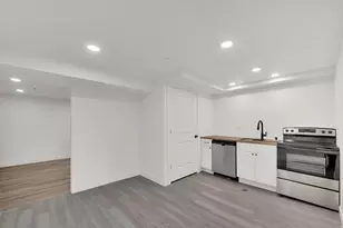 521 E 8045 S, Sandy, UT 84070 - Photo 15
