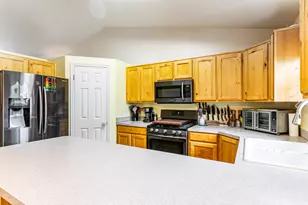 1796 W 1975 S, Syracuse, UT 84075 - Photo 9