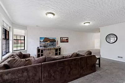 321 W 2575 N, Sunset, UT 84015 - Photo 5