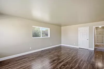 391 W 5100 S, Washington Terrace, UT 84405 - Photo 5