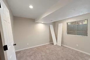 1762 S 350 E, Kaysville, UT 84037 - Photo 15