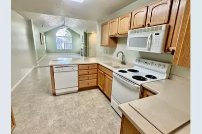 2104 W Jordan Villa Dr S, West Jordan, UT 84088 - Photo 25