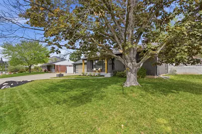 3927 S 3075 E, Holladay, UT 84124 - Photo 3