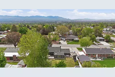 3927 S 3075 E, Holladay, UT 84124 - Photo 43