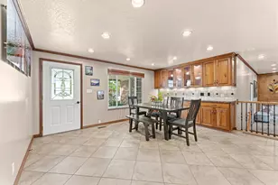 2416 E 10305 S, Sandy, UT 84092 - Photo 9
