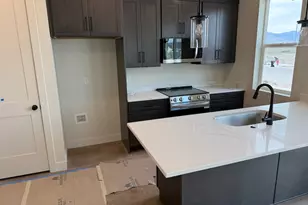 621 E Ryegrass Dr, Eagle Mountain, UT 84005 - Photo 5