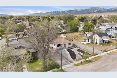 255 W Main St, Grantsville, UT 84029 - Photo 3