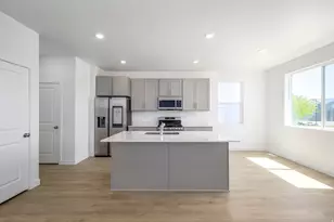 914 W 1600 S, Clearfield, UT 84015 - Photo 7