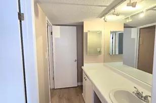 73 N F St, Salt Lake City, UT 84103 - Photo 9