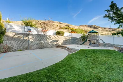 2051 S Eskelsen Ln, Perry, UT 84302 - Photo 9