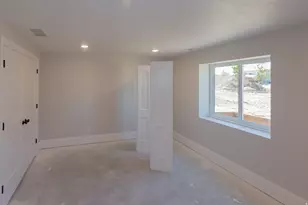 527 N 100 W, Hyde Park, UT 84318 - Photo 27